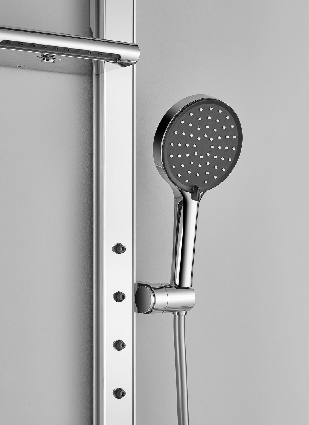 AquaVita: Clarus-Sculpted Shine. Adaptive Power.