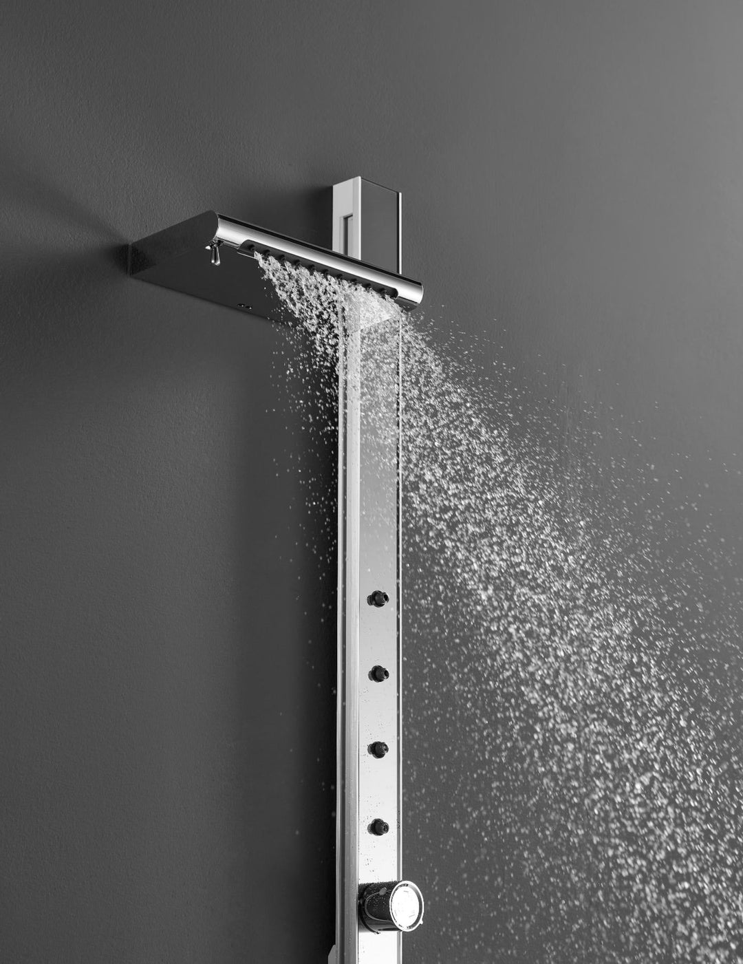 AquaVita: Clarus-Sculpted Shine. Adaptive Power.